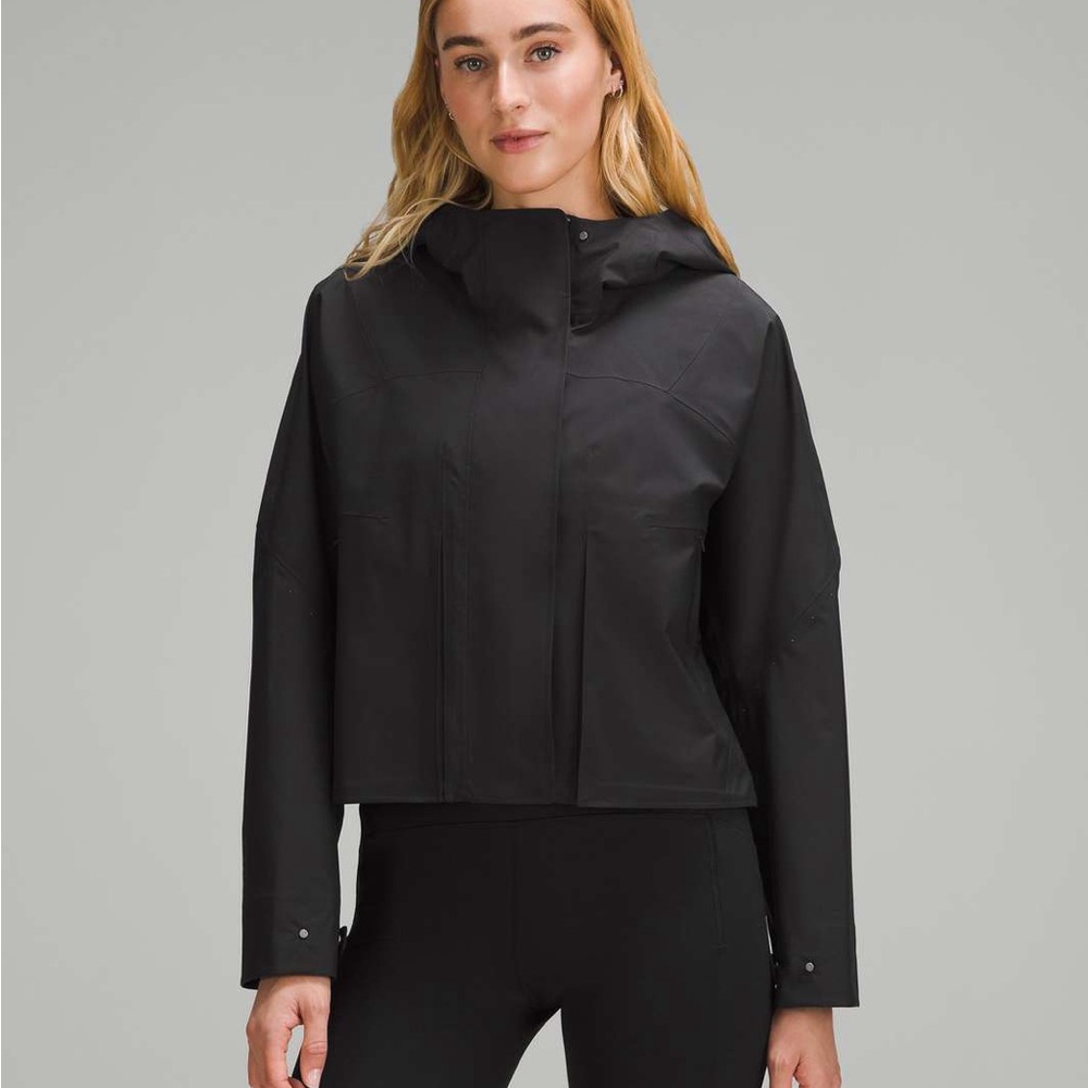 lululemon athletica Rain Chaser cropped black rain jacket